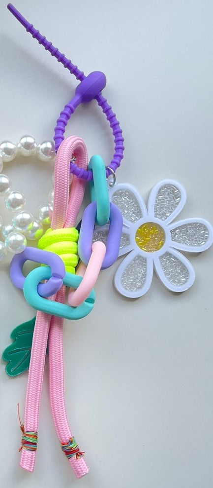 DAISY SAFETY PIN KEYCHAIN