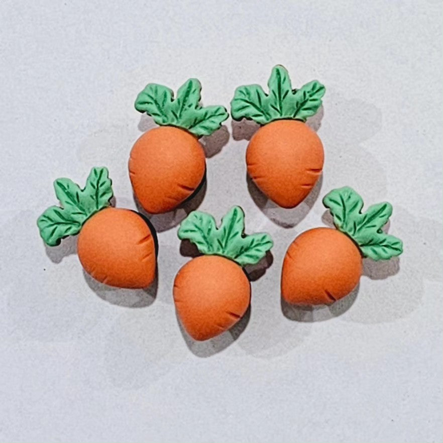 CARROT SHOE CHARM