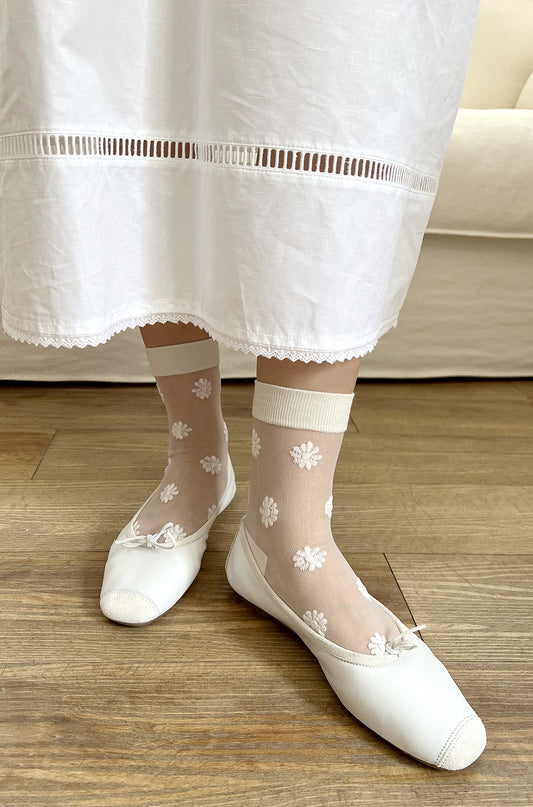 SHEER DAISY SOCKS