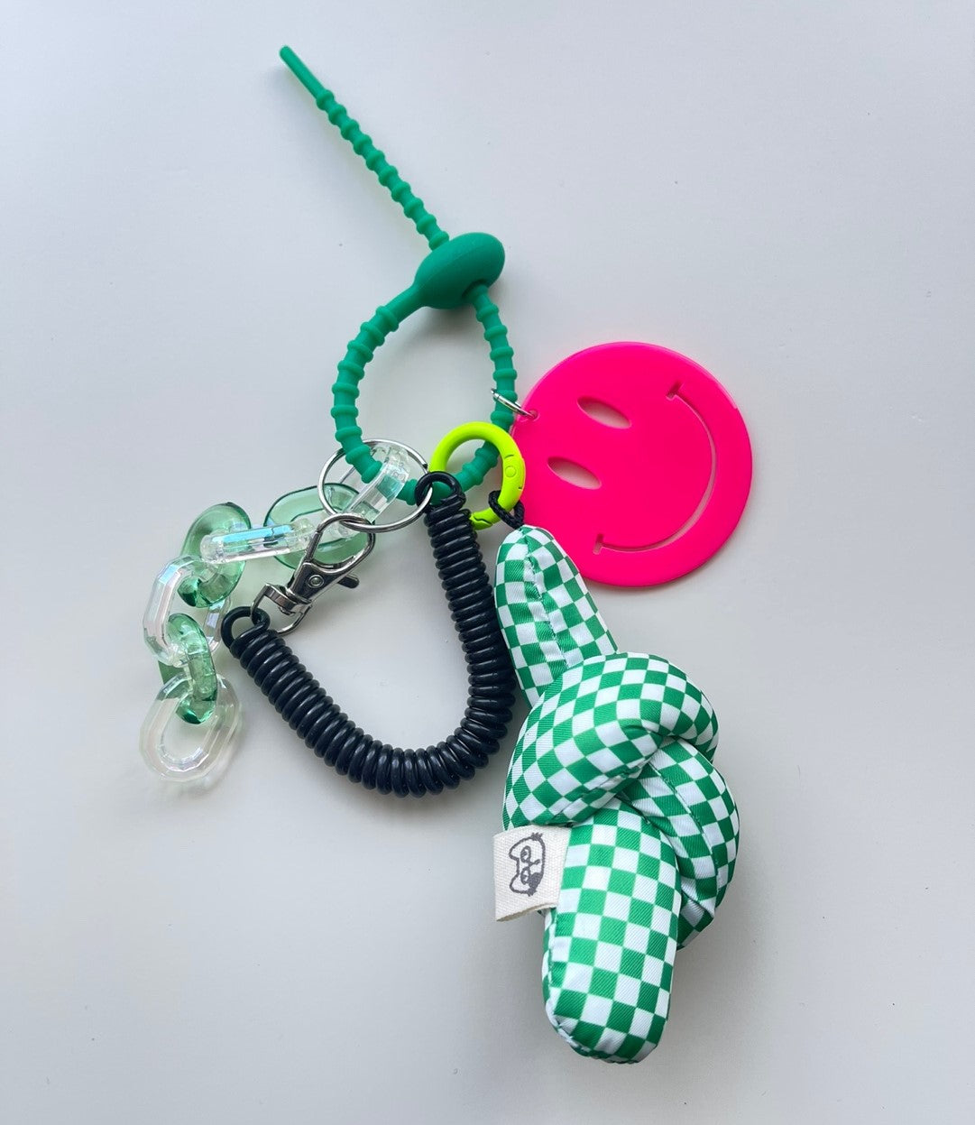 SMILEY KNOT KEYCHAIN