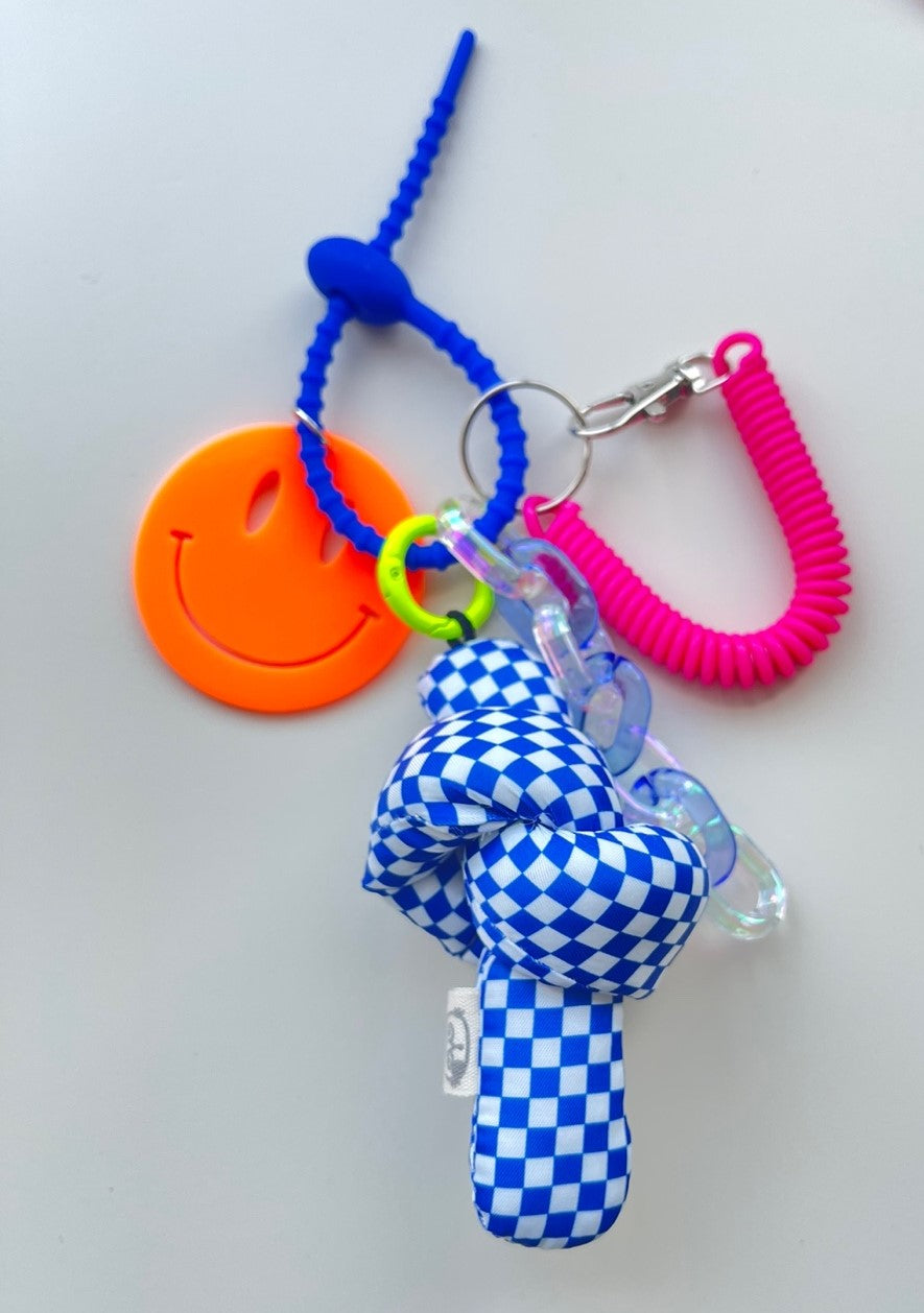 SMILEY KNOT KEYCHAIN